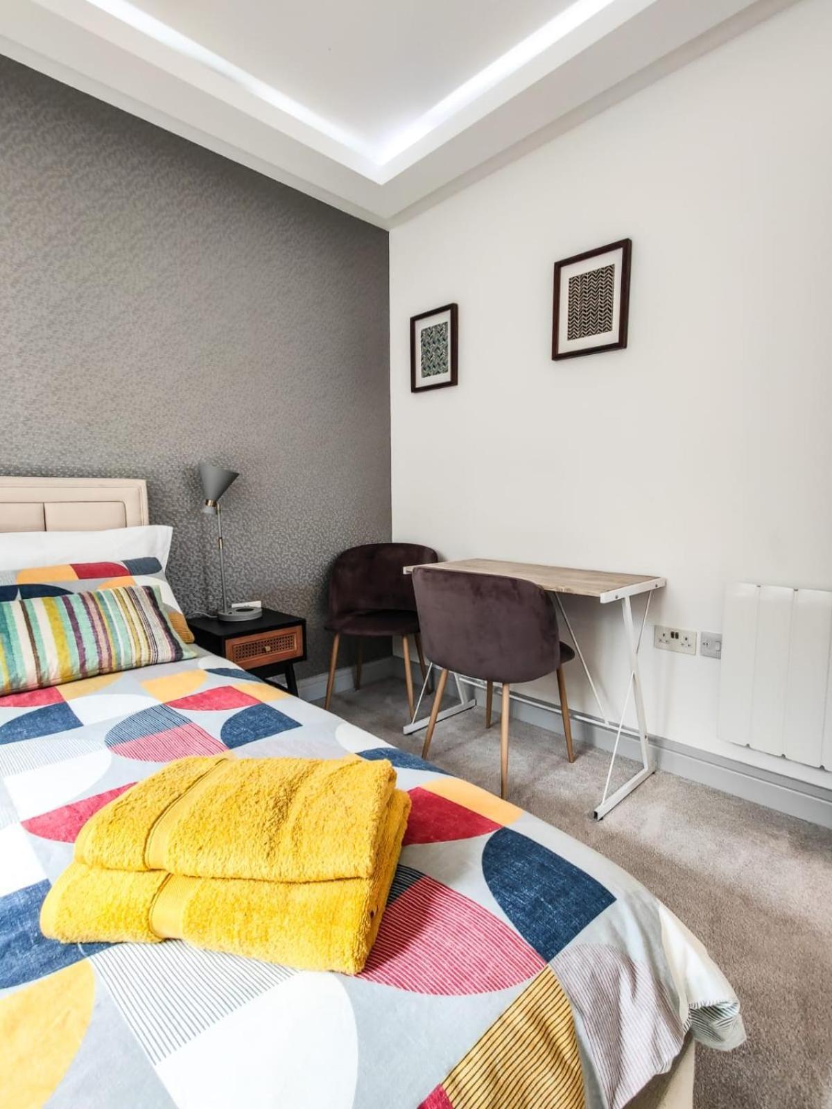 Stylish Modern In Nw6 Londra