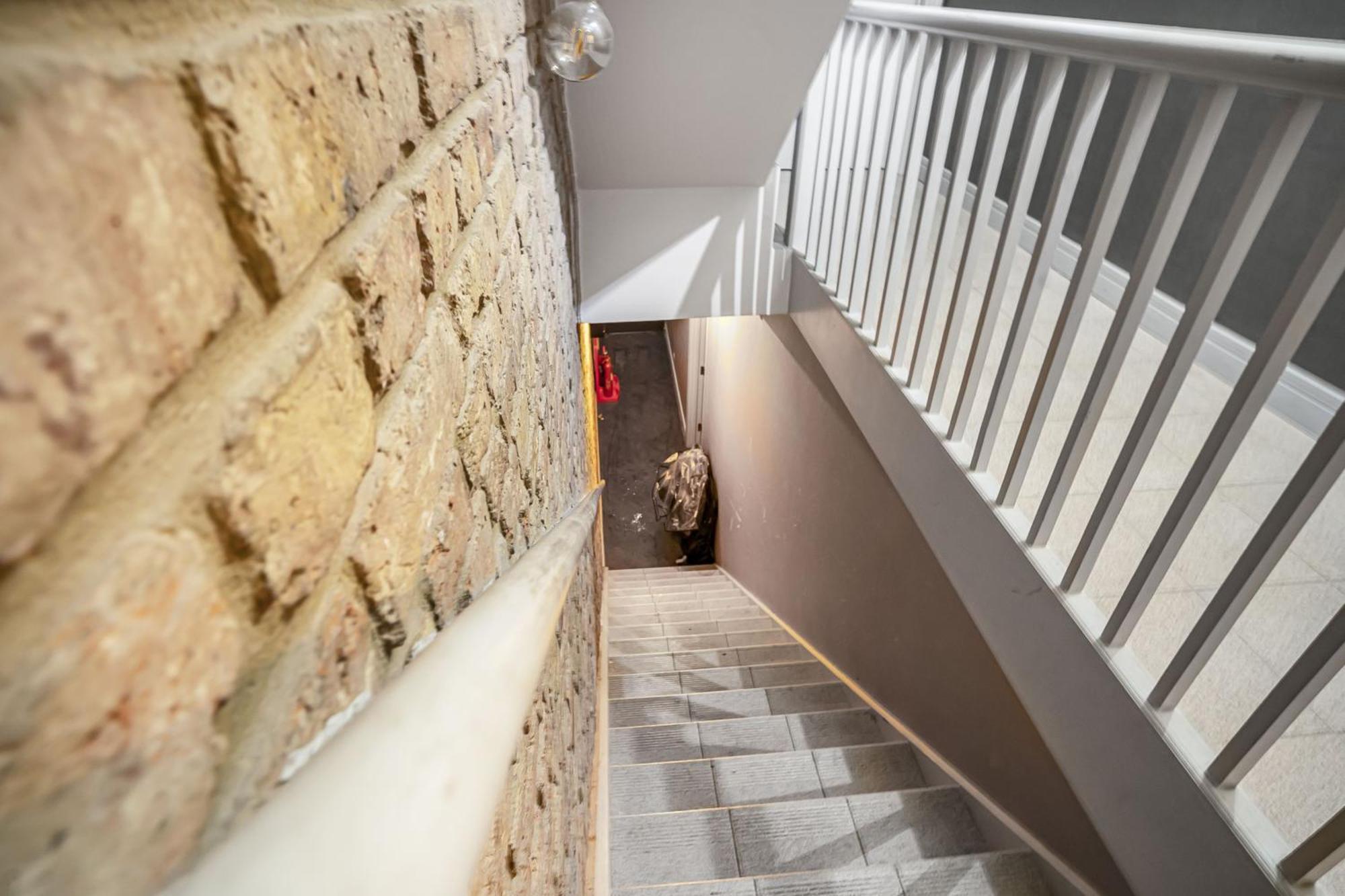 Stylish Modern In Nw6 London