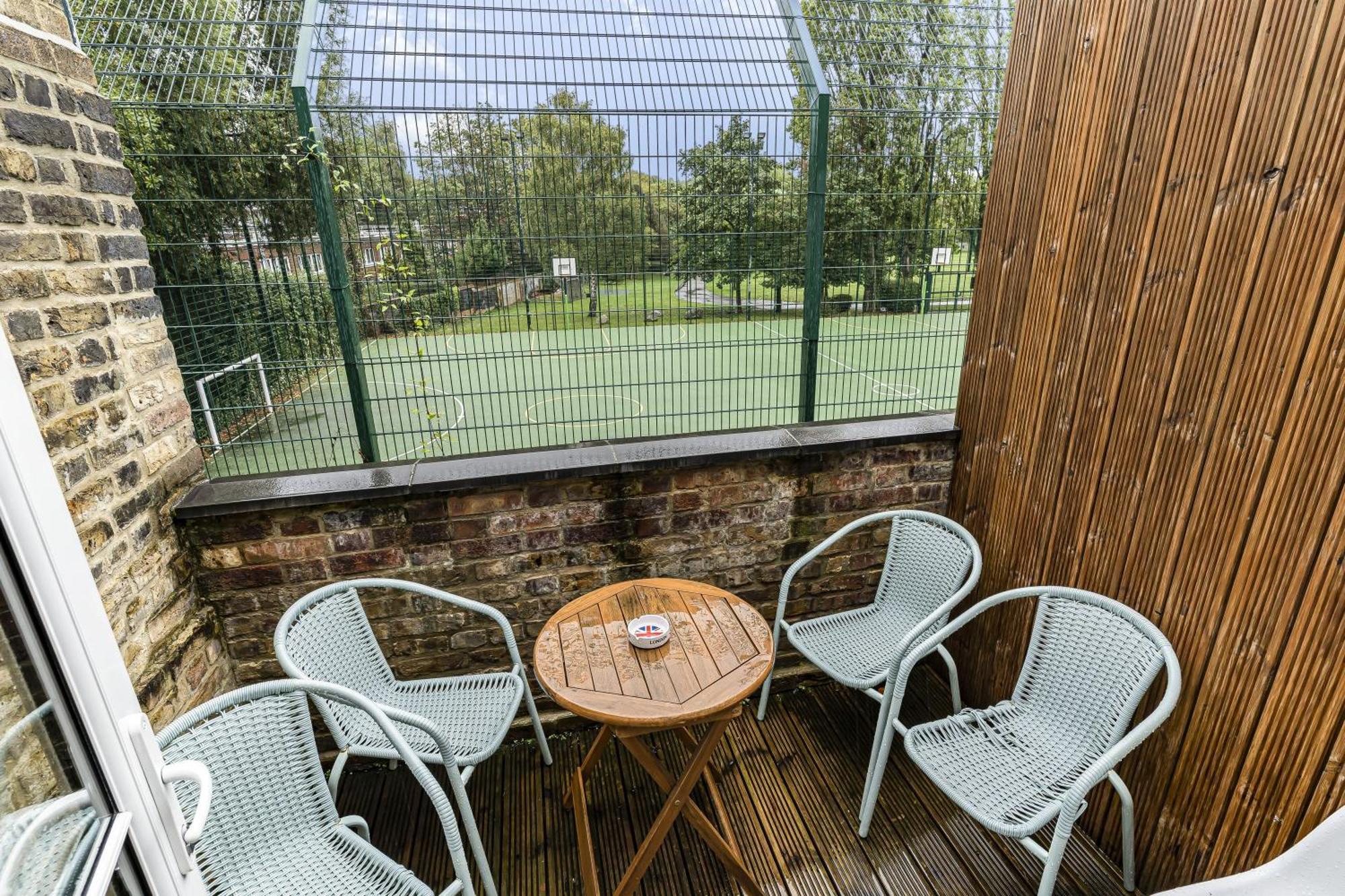 Stylish Modern In Nw6 Londra